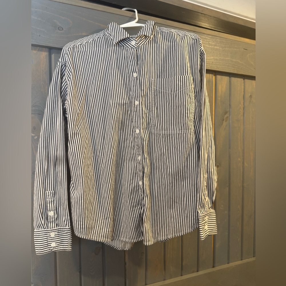 AE Button Up